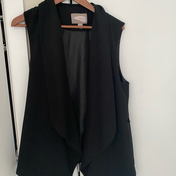 Forever 21 black vest - Picture 2 of 4